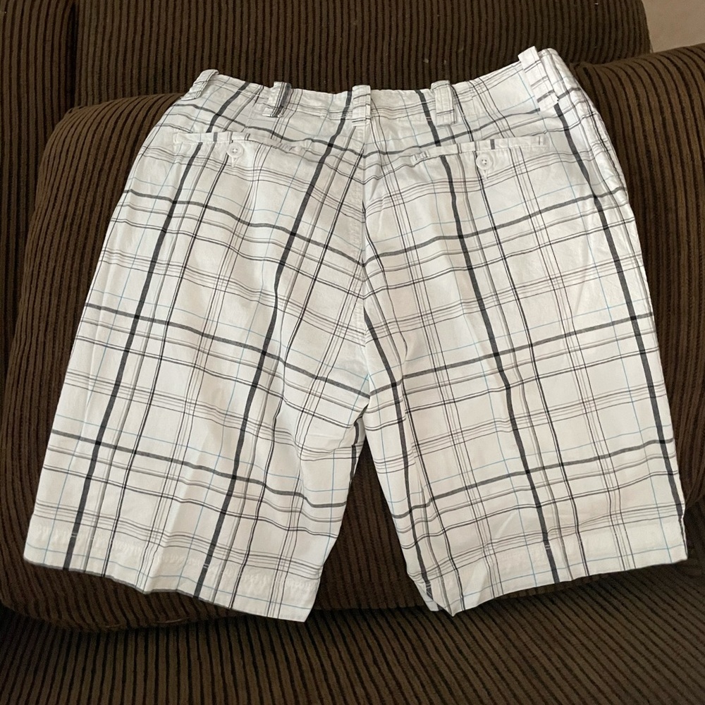 Shorts - Picture 2 of 4